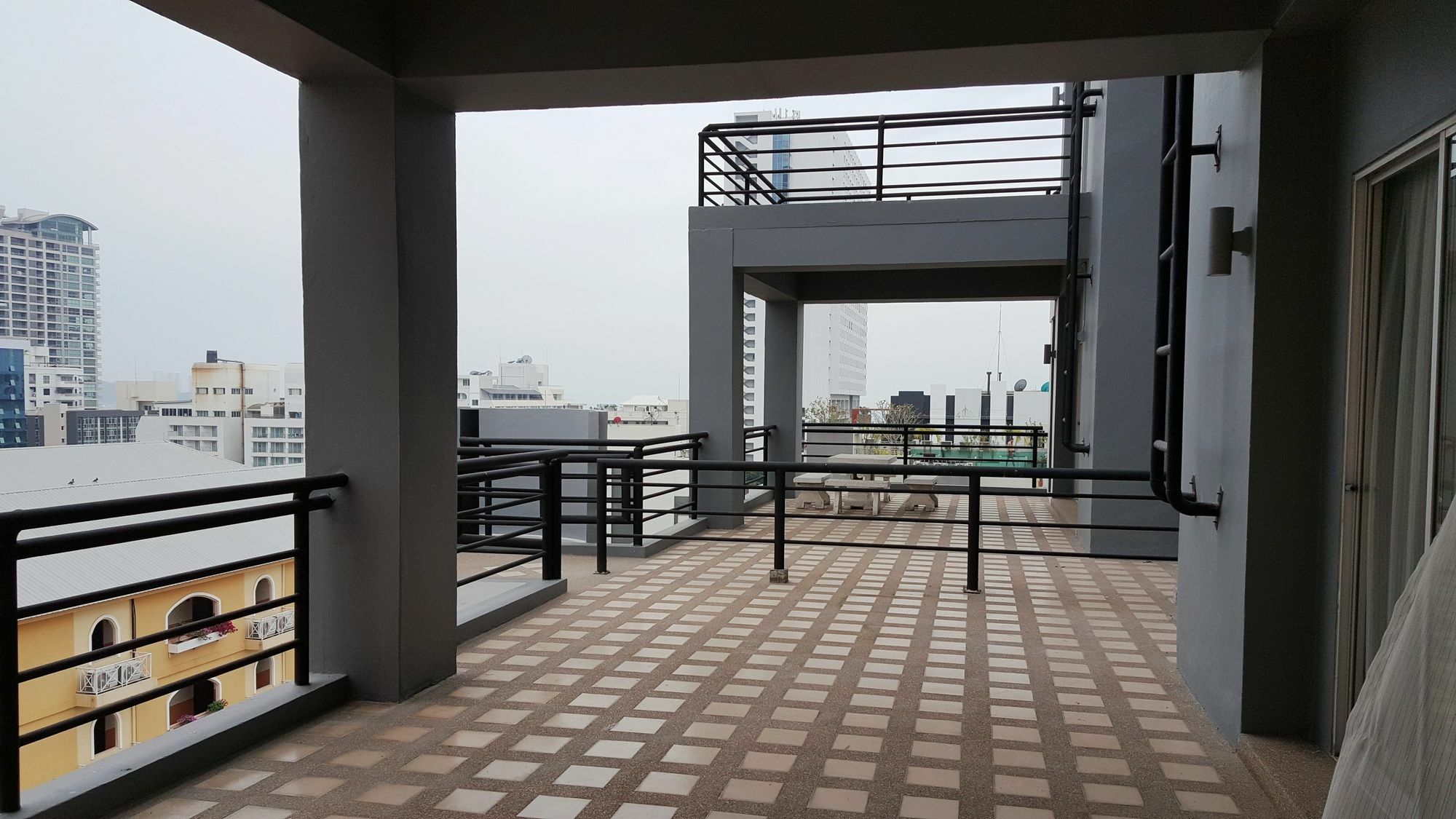 Ploen Place Residence Паттая Екстер'єр фото